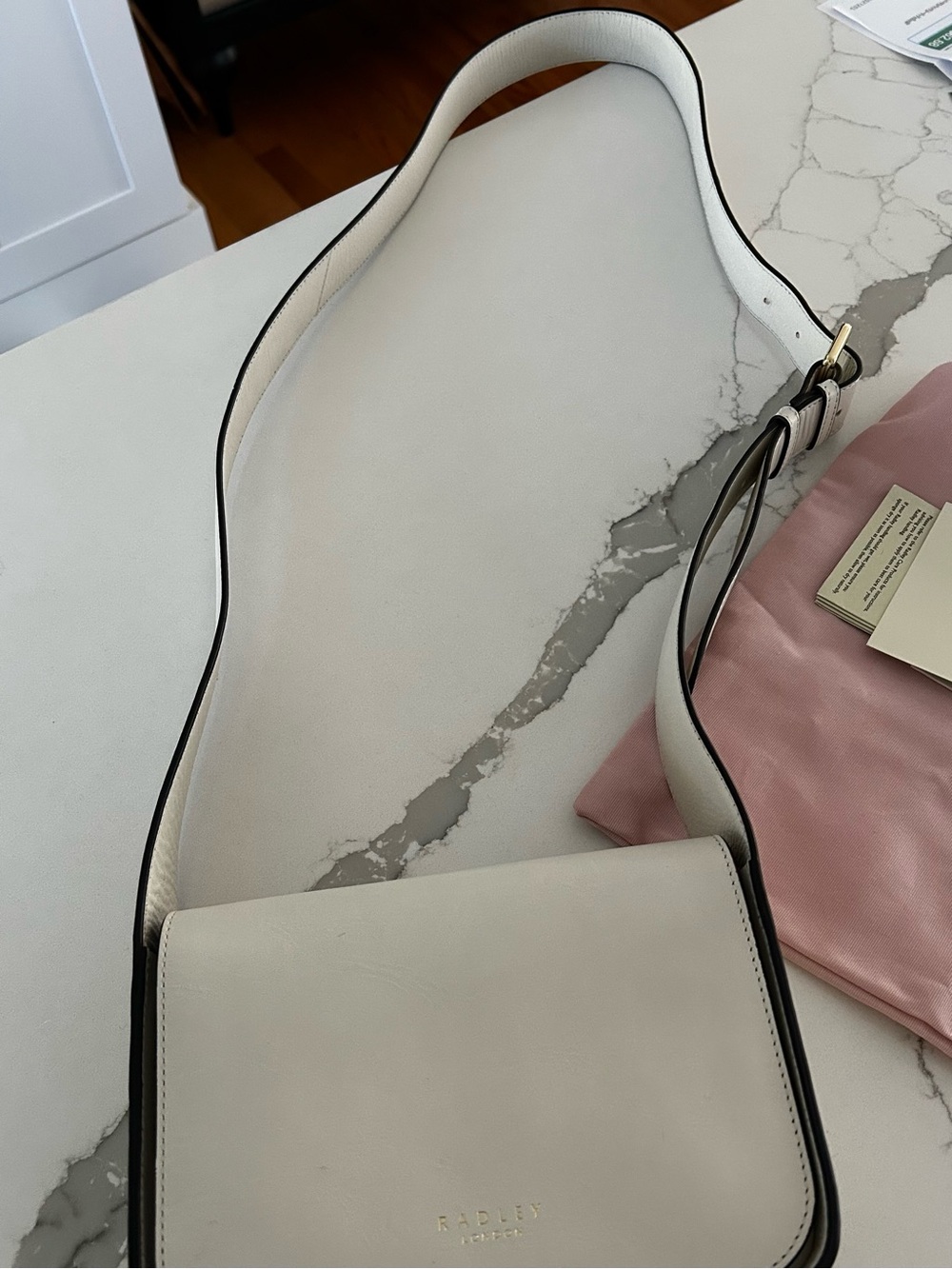 RADLEY LONDON White Leather Crossbody with Pink Dust Bag and Gold Hardware - Picture 6 of 6